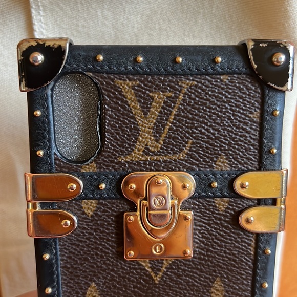 Authentic Louis Vuitton monogram eye trunk iPhone X/XS case - Picture 5 of 6